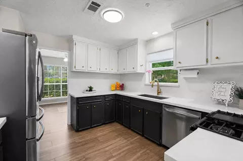 Kitchen - 4026 Oxhill Rd, Spring, TX 77388 photo 2 of 4