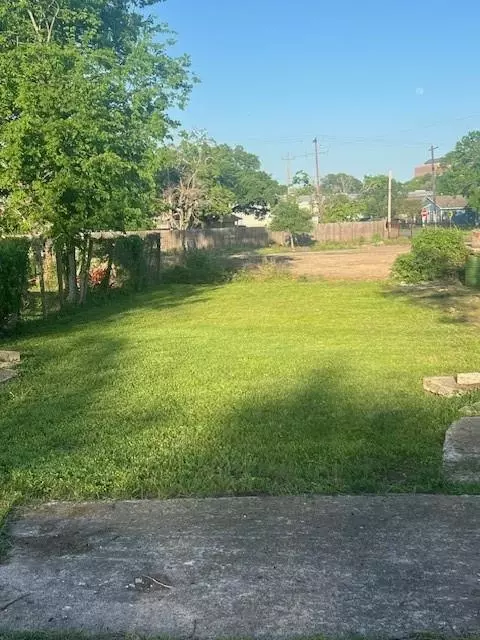 206 Clark St, Richmond, TX 77469