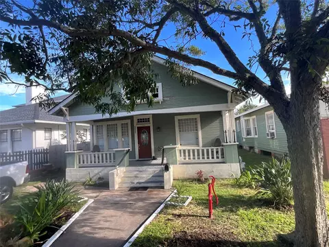 3527 Avenue R 12, Galveston, TX 77550