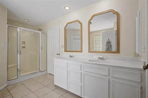 Bath - 16558 Green Meadow Loop, Willis, TX 77318 photo 2 of 3