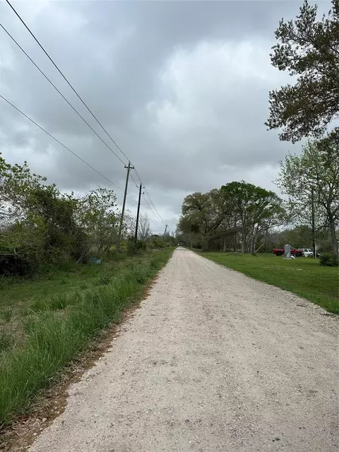 969 County Road 525, Sweeny, TX 77480