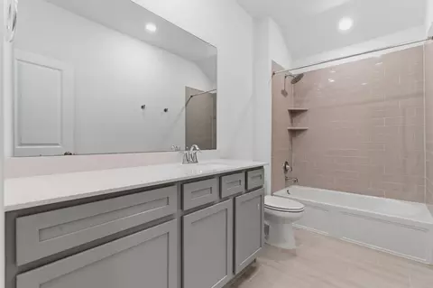Bath - 500 Dry Fork Ln, Conroe, TX 77304 photo 3 of 3