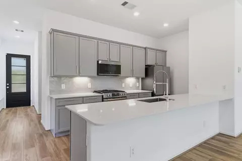 Kitchen - 500 Dry Fork Ln, Conroe, TX 77304 photo 1 of 2