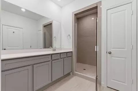 Bath - 500 Dry Fork Ln, Conroe, TX 77304 photo 2 of 3