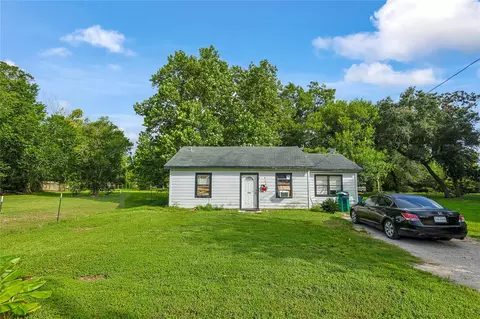 826 Retama St, La Marque, TX 77568