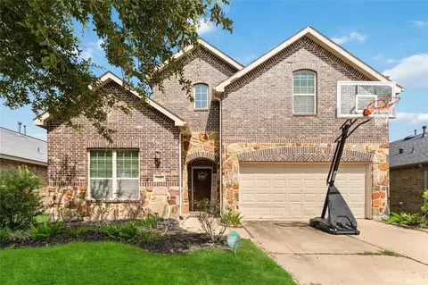 230 Golden Grain Dr, Rosenberg, TX 77469