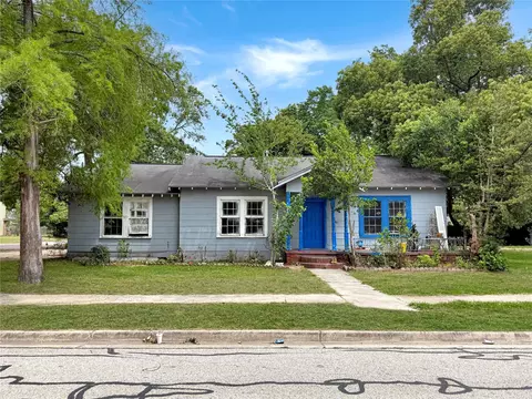 502 E Fayle St, Baytown, TX 77520