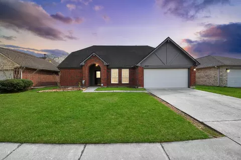 4747 Widerop Ln, Friendswood, TX 77546