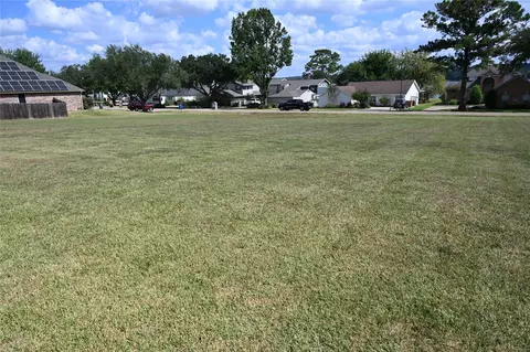 Na East Shore Drive, Willis, TX 77318