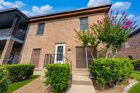 830 Threadneedle St #224, Houston, TX 77079