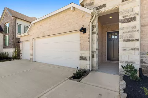 4122 Hidden Autumn Ln, League City, TX 77573