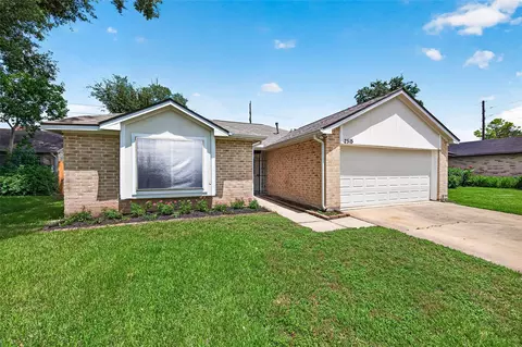 2515 Old Fort Rd, Sugar Land, TX 77479