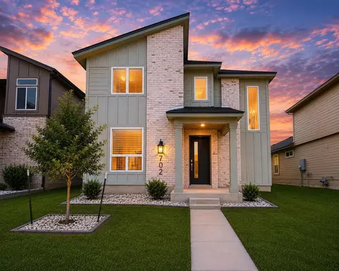 702 Granger Ln, College Station, TX 77845