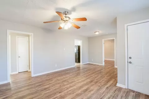 10201 Homestead Rd, Houston, TX 77016