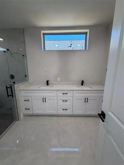 Bath - 2523 Liguria Ln, Spring, TX 77388 photo 2 of 5