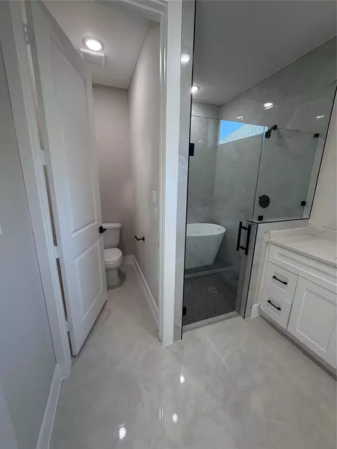 Bath - 2523 Liguria Ln, Spring, TX 77388 photo 3 of 5