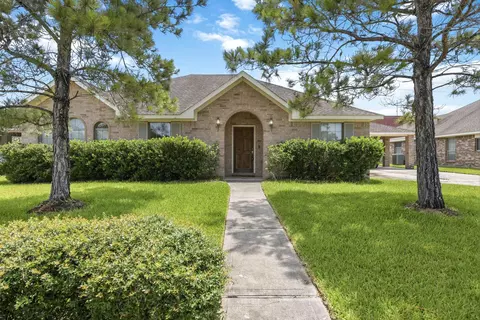 6802 Travis St, Manvel, TX 77578