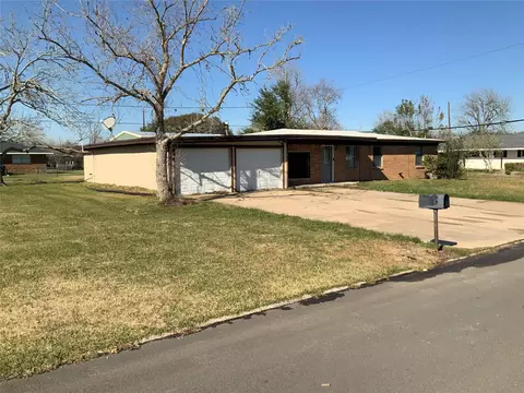 7923 Bayside Blvd, Beach City, TX 77523