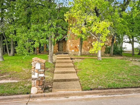 2911 Partridge Cir, Bryan, TX 77802