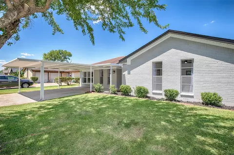 7306 Nightingale Cir, Texas City, TX 77591