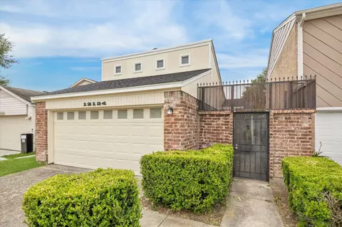 12124 Burdine St, Houston, TX 77035