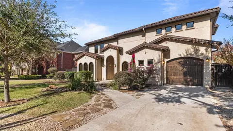 4914 Imperial St, Bellaire, TX 77401