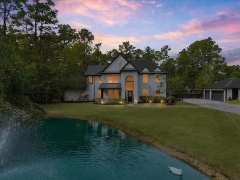 7202 Pine Dr W, Alvin, TX 77511