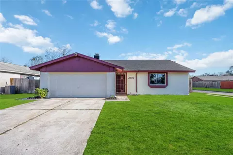 2302 Green Knoll Dr, Houston, TX 77067