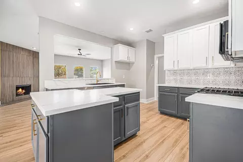7643 Rainbow Bend Dr, Pasadena, TX 77505
