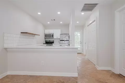 3300 Yorktown St #17, Houston, TX 77056