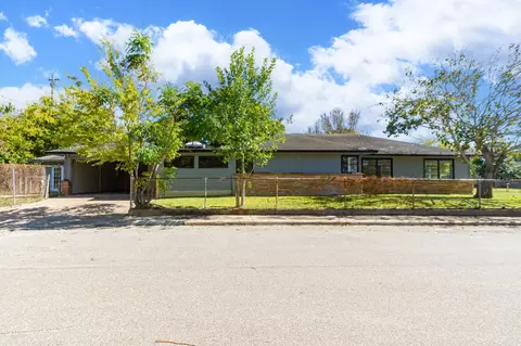 1230 W 4th St, Freeport, TX 77541