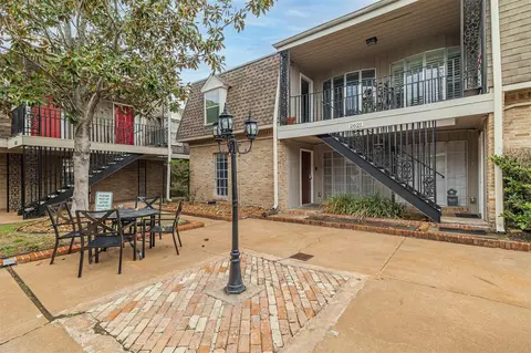 2621 Marilee Ln #3, Houston, TX 77057