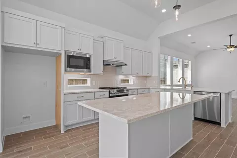 22526 Basswood Bend Rd, Waller, TX 77484