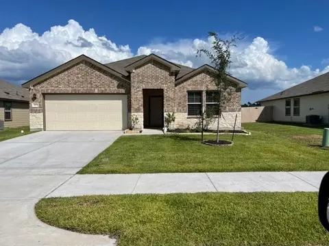 203 Comal Dr, Huntsville, TX 77340