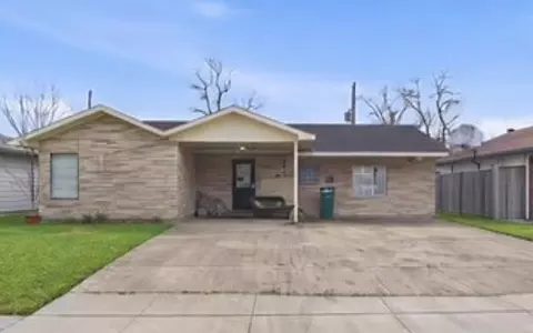 2606 Rosemead Dr, Pasadena, TX 77506