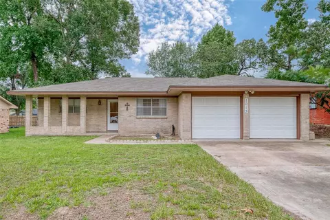 1013 Windswept Dr, Conroe, TX 77301 photo 1