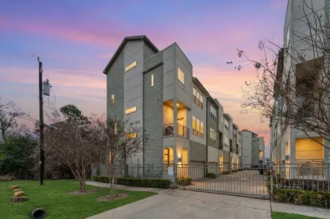 1019 W 17th St, Houston, TX 77008