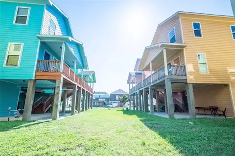 913 Moody Ave, Galveston, TX 77550