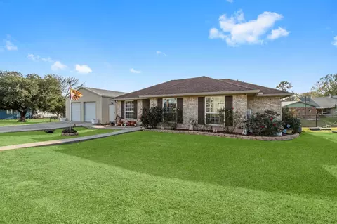 330 Crestmont St, Point Blank, TX 77364