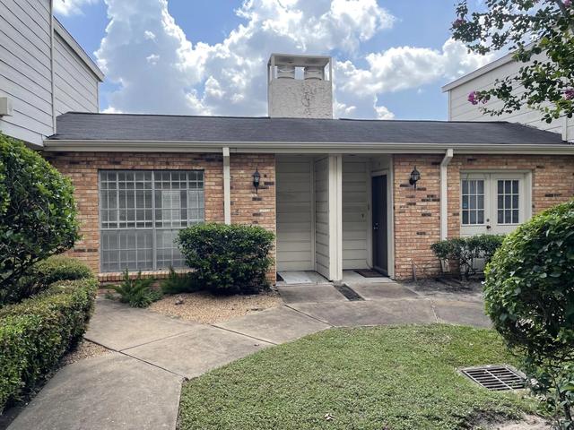 6201 Beverlyhill St #8, Houston, TX 77057