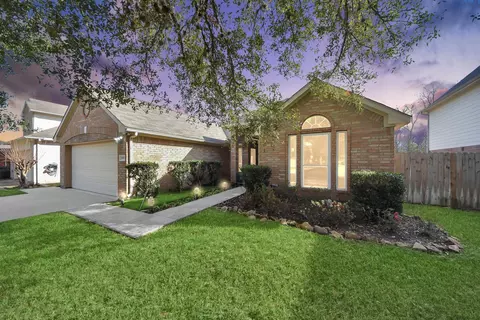 15511 Seminole Canyon Dr, Sugar Land, TX 77498