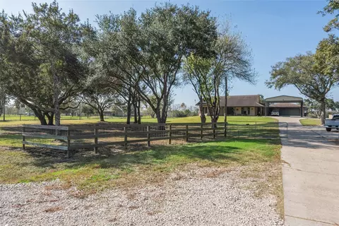1014 Ginger St, Santa Fe, TX 77517