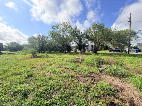 107 Shaw St, Refugio, TX 78377 photo 5