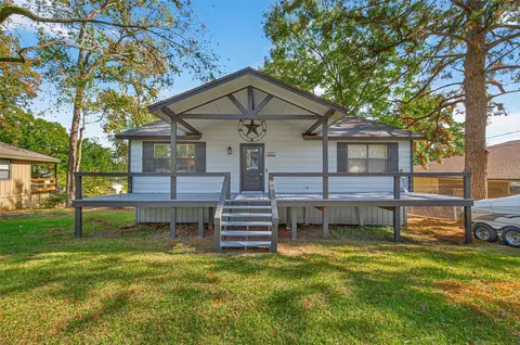 617 Gov Wood Dr, Point Blank, TX 77364