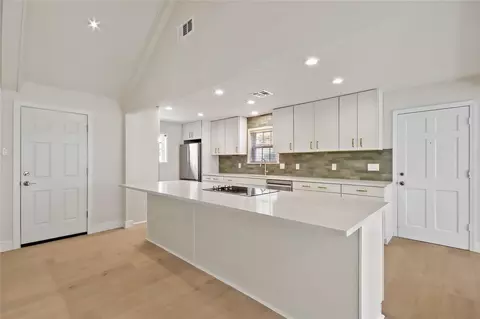 2126 Potomac Dr, Houston, TX 77057