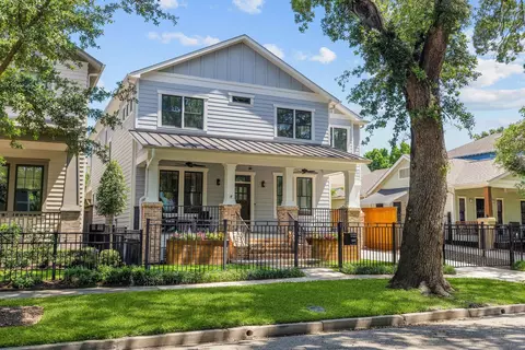 1031 E 7th 12 St, Houston, TX 77009
