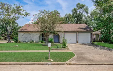 15603 Boulder Oaks Dr, Houston, TX 77084