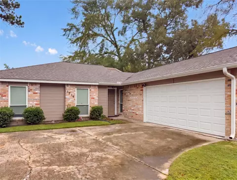 Exterior - 5519 Lynngate Dr, Spring, TX 77373 photo 2 of 4
