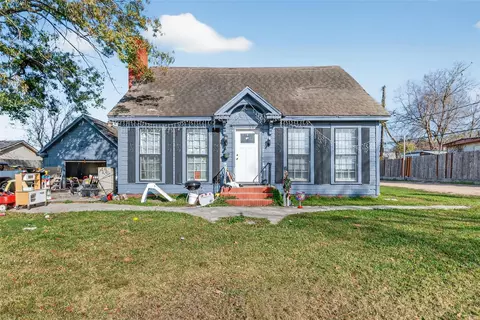 15627 Market St, Channelview, TX 77530