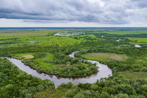 208 Cr 208, Danbury, TX 77534